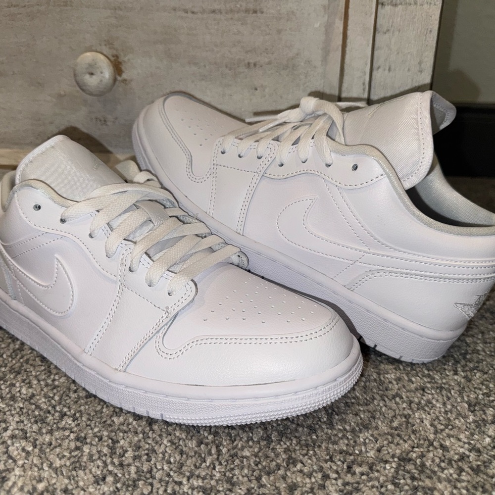 Jordan 1 Low- women’s size 9